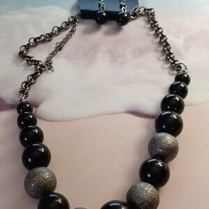 NWT PAPARAZZI HOLIDAY SILVER & BLACK GLITZ NECKLACE & EARRING SET